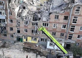 Миколаївський таксист навів російську ракету на житлову багатоповерхівку