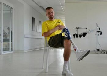 У Львові 33-річному захиснику вживили протез прямо у кістку