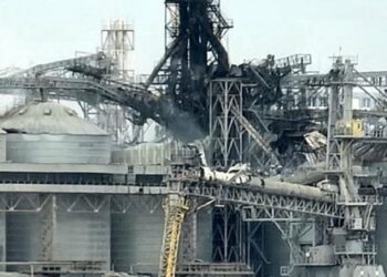 Внаслідок ракетної атаки росіяни знищили 60 тис. тонн зерна у порту Чорноморська