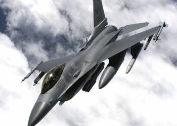 Дмитро Кулеба уточнив, коли винищувачі F-16 з'являться в авіапросторі України