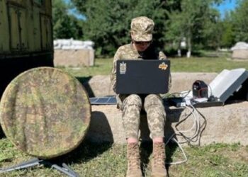 Пентагон пообіцяв купити для ЗСУ Starlink, які Ілон Маск не зможе відключати