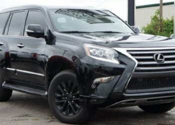 Львів’янин викрав позашляховик Lexus, щоб віддати ЗСУ