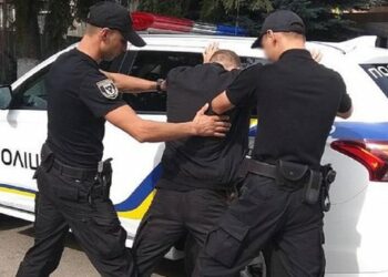 Мешканець Львівщини відсудив компенсацію за незаконне затримання поліцією та вручення повістки