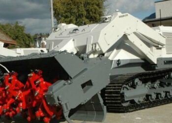 Швейцарія передасть Україні дистанційну машину для розмінування