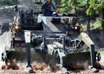 Південна Корея надасть Україні дві машини для прориву мінних загороджень K600 Rhino