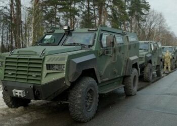 Українські військові отримали від Канади бронеавтомобілі Senator MRAP