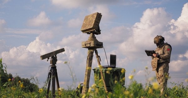 У ГУР показали, як знищили дроном російську радіолокаційну станцію «Рєпєйнік»