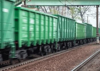 Львівський залізничник уник покарання за поширення фото з поставок військової техніки