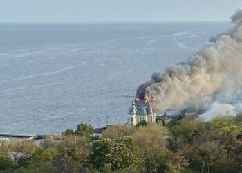 Російські військові атакували Одесу балістикою, є загиблі та пораненні