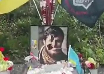 У Києві вночі вандали пошкодили могили українських військових