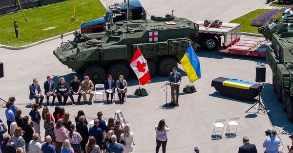 Канада оголосила про передачу Україні першої партії санітарних бронемашин ACVS