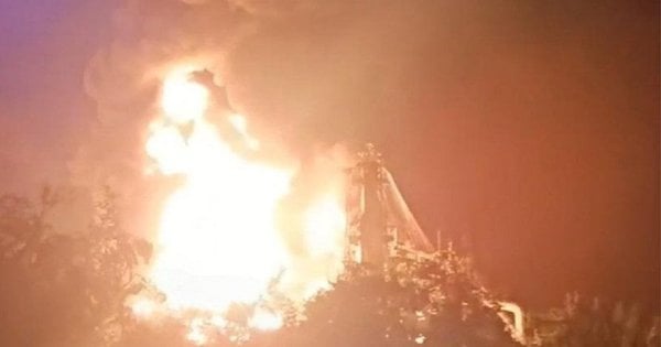 Невідомі дрони атакували нафтобазу на Бєлгородщині і НПЗ у Ростовській області Росії