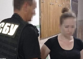 На Кіровоградщині затримали 28-річну жінку, яка підпалила авто Нацгвардії на замовлення Росії