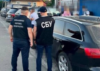 Адвоката з Волині підозрюють у переправленні чоловіків через кордон за 10 тис. доларів