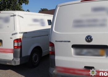 На Одещині викрили військового на торгівлі авто, завезеними як гуманітарна допомога