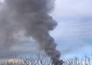 Унаслідок російської атаки в Луцьку пошкоджена багатоповерхівка, є загиблий