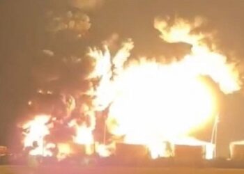 У Росії після атаки безпілотників спалахнули нафтобаза і склад із боєприпасами