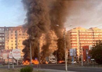 Росіяни атакували ракетами житлову забудову в Сумах