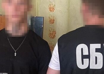 СБУ затримала у Дніпрі 16-річного хлопця за підпал позашляховика військових