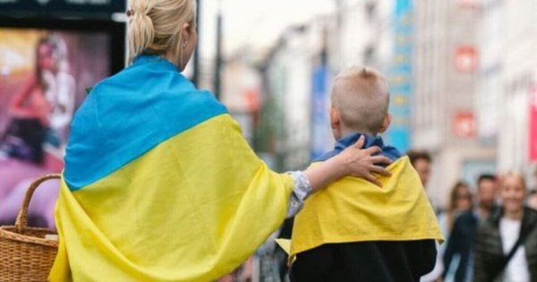 Угорщина обмежила надання допомоги українським біженцям