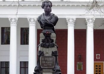 В Одесі демонтують пам'ятник російському поету Олександру Пушкіну