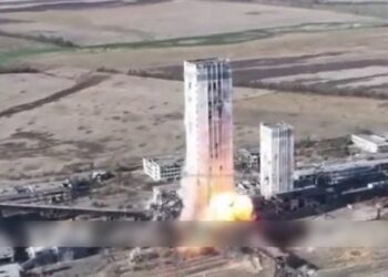 Під Вугледаром підірвали основну вежу шахти «Південнодонбаська-3»