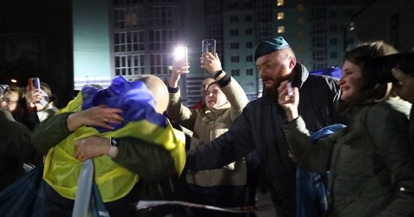 Двоє захисників з Тернопільщини після 2 років полону повернулися додому