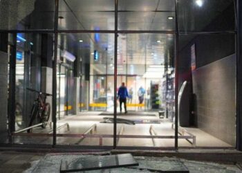 Росіяни керованими авіабомбами вдарили по центру Запоріжжя, серед постраждалих – діти