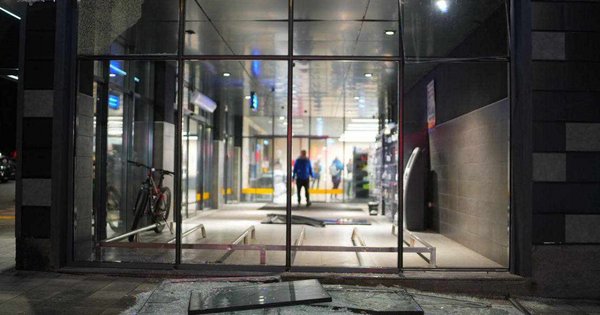 Росіяни керованими авіабомбами вдарили по центру Запоріжжя, серед постраждалих – діти