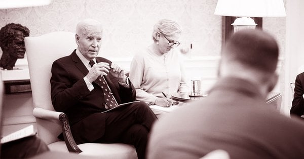 «Рамштайн» рознесений ураганом