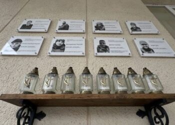 На фасаді львівського училища встановлять 30 меморіальних таблиць загиблим на війні