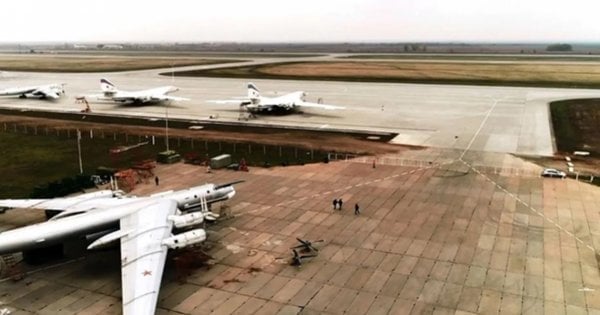 Безпілотники атакували військовий аеродром у Саратовській області