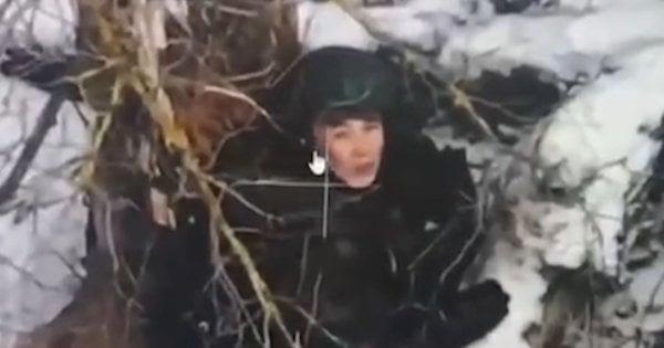 Росіяни спалюють обличчя вбитих на фронті солдатів з КНДР (відео)