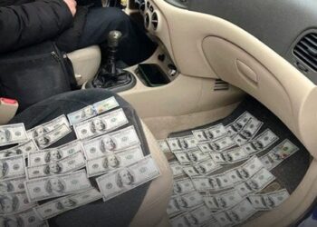 Камʼянчанина затримали на 5 тис. доларів хабара за обіцяну знайомому службу у тилу