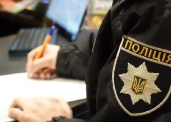 При перевірці документів жителі Новояворівська побили поліцейських та втекли