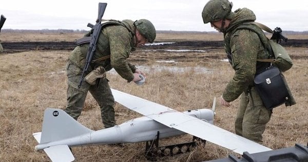 Росіяни розробили систему керування роєм БпЛА за допомогою одного пульта