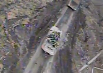 Біля Часового Яру знищили рідкісний бронетранспортер з десятком російських штурмовиків