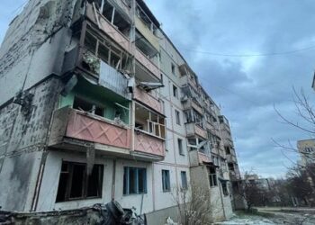 Унаслідок авіаудару по багатоповерхівці в Куп’янську постраждали четверо людей