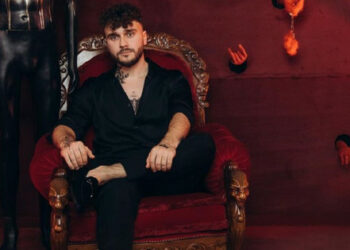 Skandální blogger Oleksandr Zalisco daroval armádě 70 000 UAH