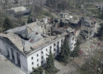 600 lidí zemřelo v činoherním divadle Mariupol v důsledku leteckého útoku, AR