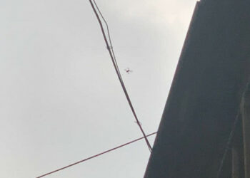 Dva muži byli zadrženi za vypuštění dronu poblíž Vojenského komisariátu ve Lvově