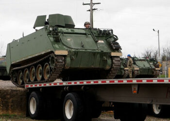 Litva převeze velkou dávku obrněných vozidel na Ukrajinu
