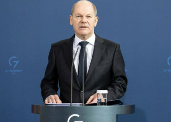 Německo oznámilo poskytnutí protitankových zbraní a „Stingers“ Ukrajině