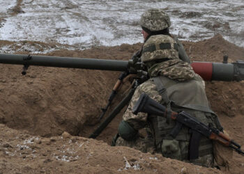 Ozbrojené síly vycvičené k odrážení tankových útoků poblíž Krymu (foto)