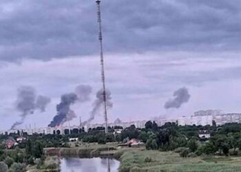 Rusové počtvrté odpálili rakety na rafinerii Kremenčug