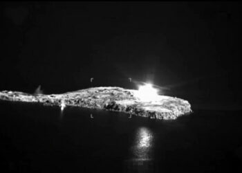 Rusové z Krymu shodili fosforové letecké bomby na Zmiiny (video)