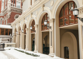 Ukrajinská národní banka uvolnila část měnových omezení pro dobrovolníky a podniky