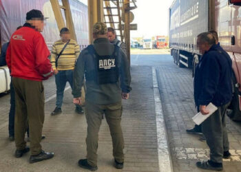 Ve Lvovské oblasti byli neplatiči přepravováni do zahraničí pod rouškou řidičů kamionů