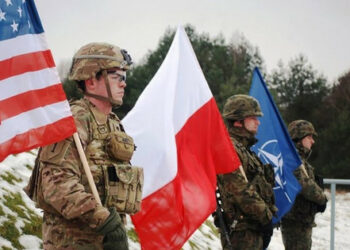 Kvůli pádu ruských raket Polsko oznámilo zvýšení bojové připravenosti armády