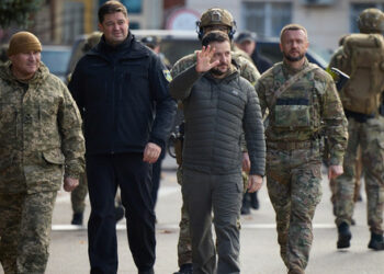 Prezident Ukrajiny přijel do Chersonu osvobozen od okupace. Foto dne